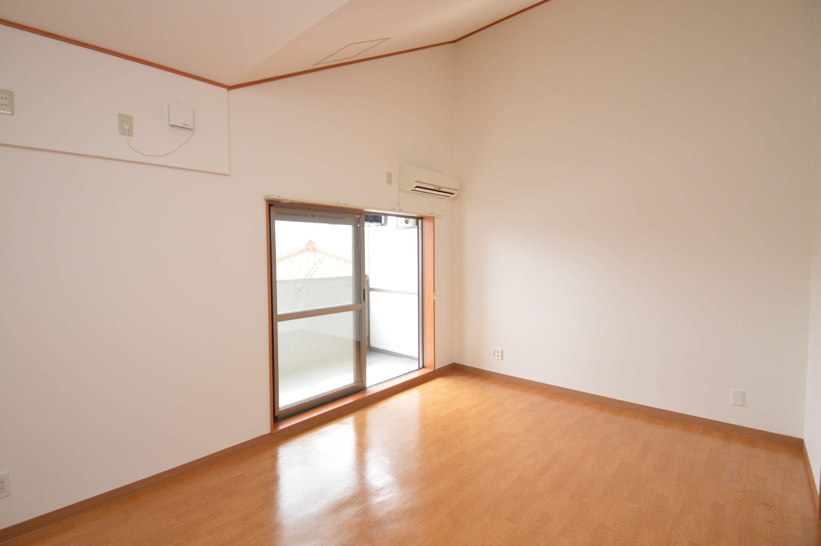 居室・リビング　（参考）他室の写真を使用しています。現況優先となります。