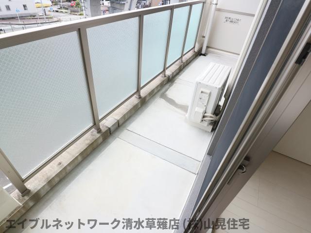 バルコニー　陽当たり良好なバルコニーです