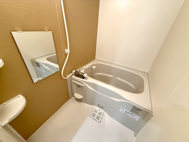 バス・シャワールーム　浴室乾燥機付きで便利です！