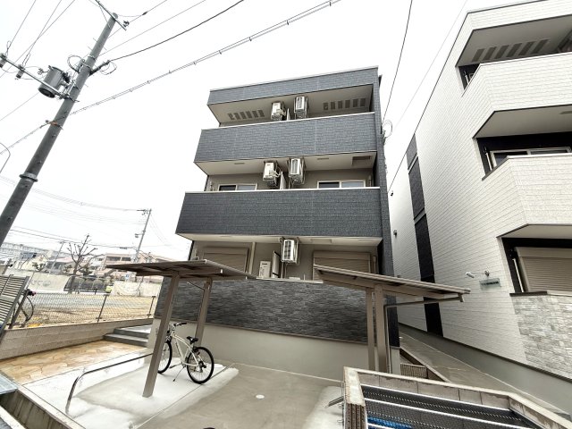 建物外観　安心のオートロック付き♪