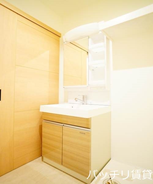 洗面設備　類似タイプののお部屋の写真のため、現況を優先いたします。