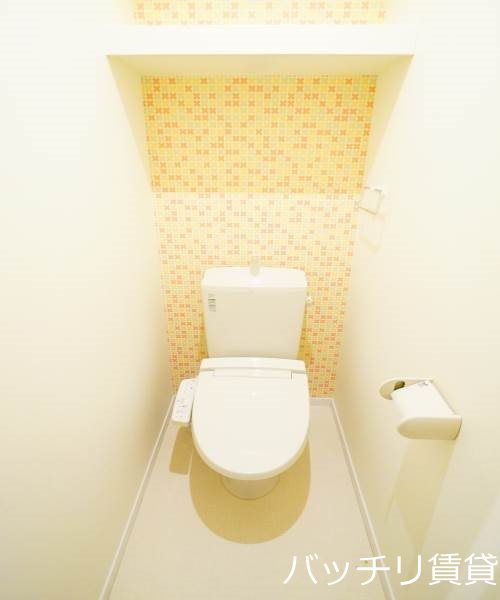 トイレ　類似タイプののお部屋の写真のため、現況を優先いたします。