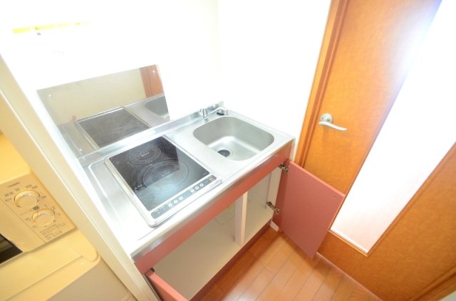 キッチン　設備仕様は号室により異なる為、現況を優先致します