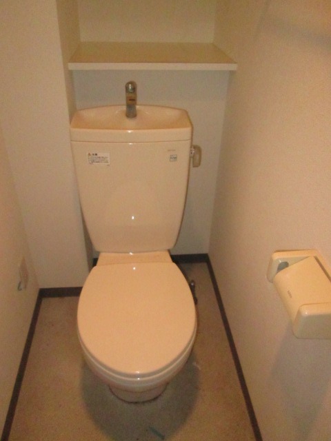 トイレ　※クリーニング前の写真です※