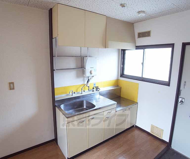 キッチン　二口コンロ設置可能です。