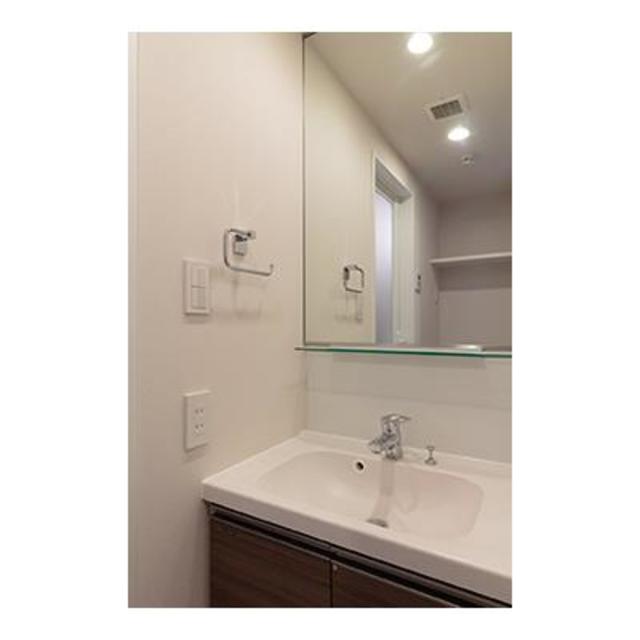 洗面設備　※写真は同タイプ住戸です。