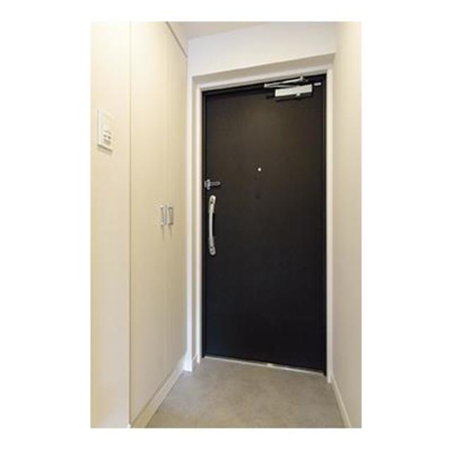 玄関　※写真は同タイプ住戸です。