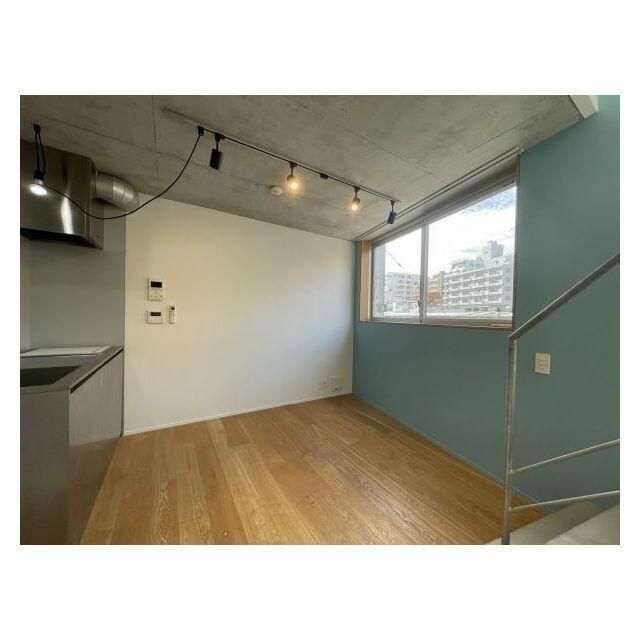 居室・リビング　エントランス