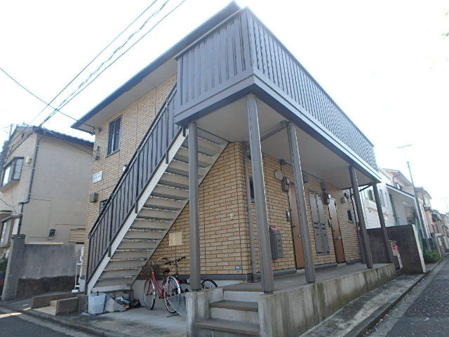 建物外観　人気のバストイレ別の物件です