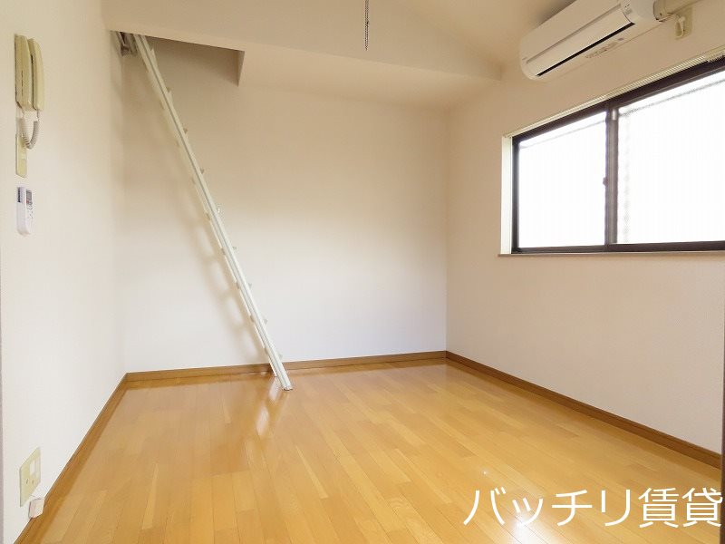 居室・リビング　同型タイプの為、現状を優先致します。