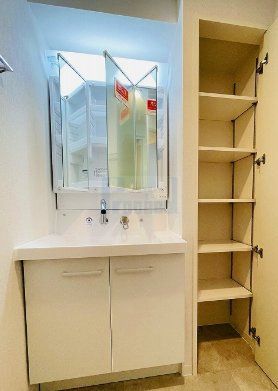 洗面設備　使いやすい独立洗面台☆