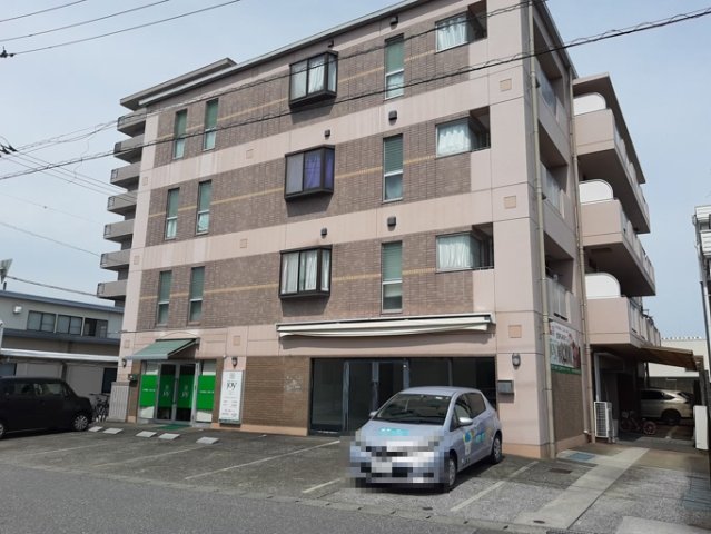 建物外観　現況と異なる部分は現況を優先いたします。