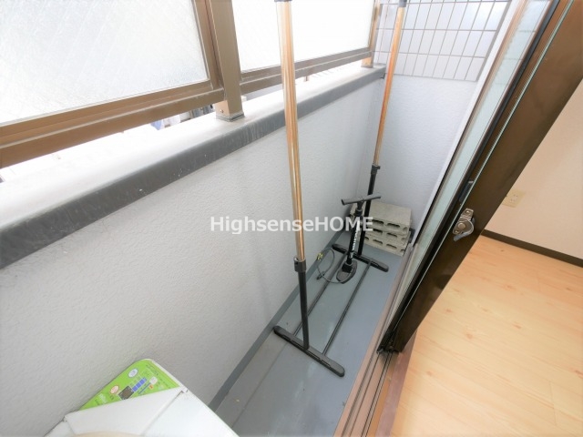 バルコニー　バルコニーからの眺めを楽しみながら食事をしませんか