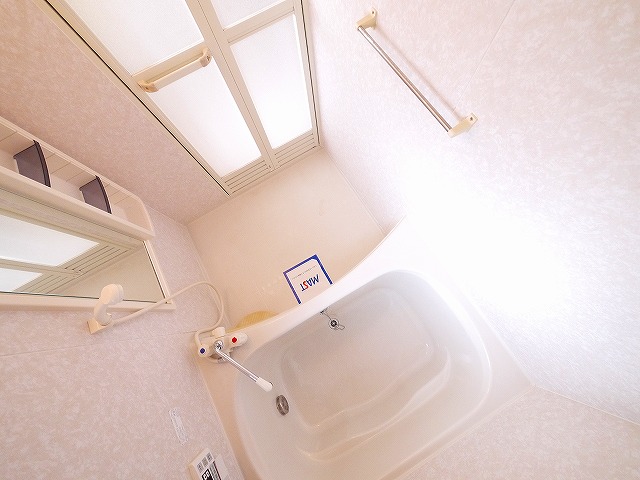 バス・シャワールーム　ゆったり過ごせるお風呂です