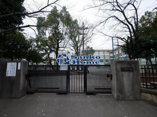 小学校　荒川区立尾久小学校（小学校）まで383m