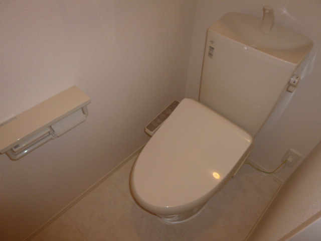トイレ　温水洗浄便座