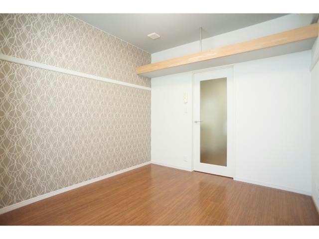 居室・リビング　各階にオートロック付きのマンション