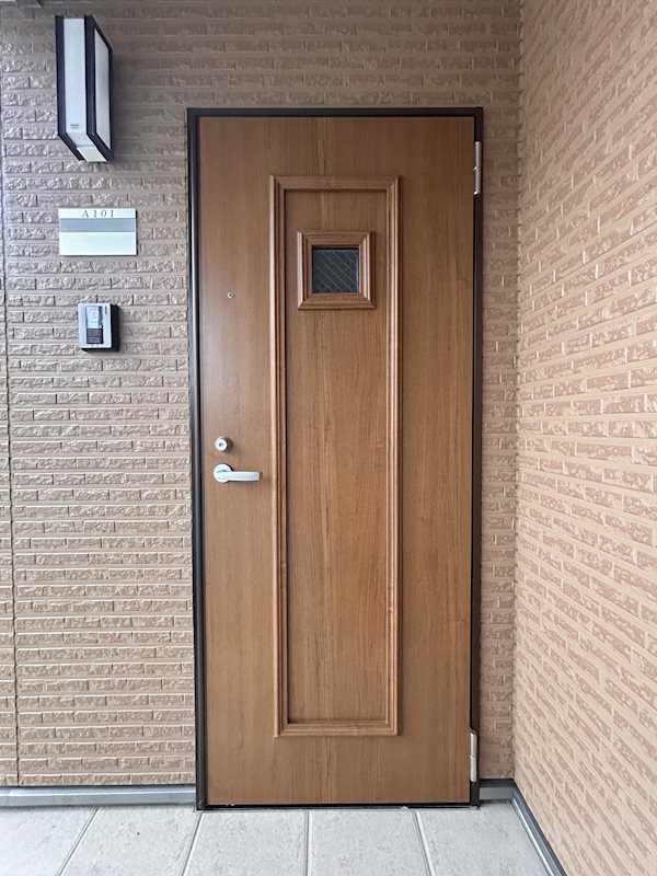 玄関　ビルドインガレージ