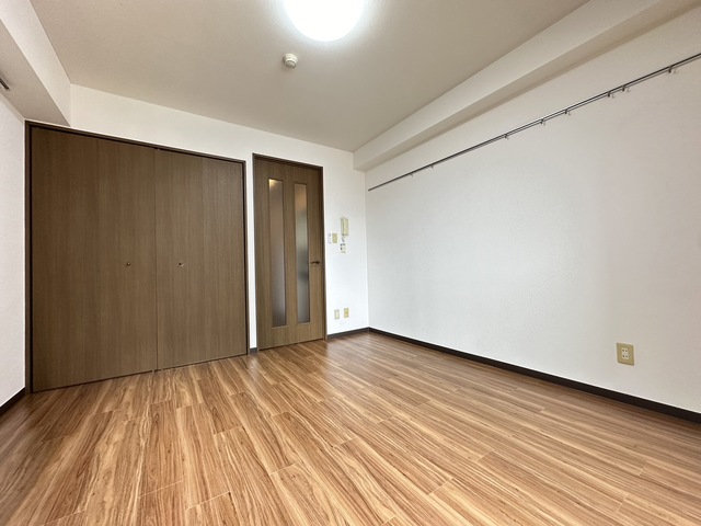 居室・リビング　別部屋参考写真です