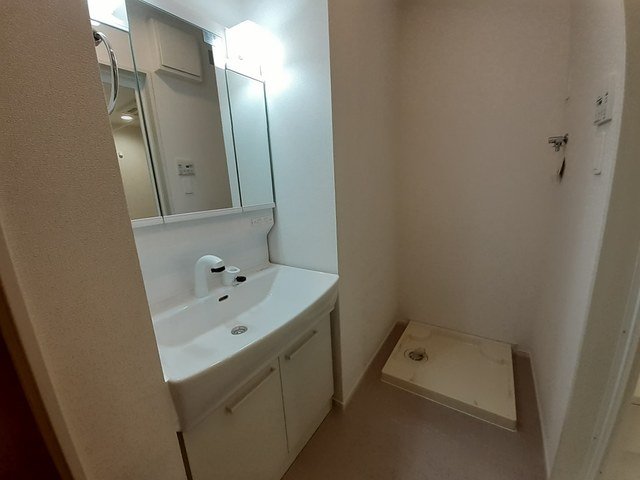 洗面設備　スペースが確保できる洗面所です