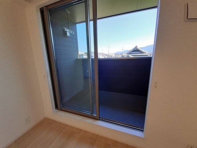 バルコニー　外からの目が気にならないバルコニーで洗濯物が干せます