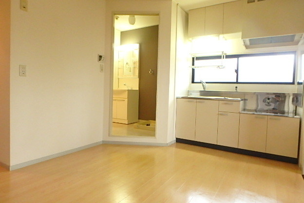 居室・リビング　ダイニングキッチンです♪