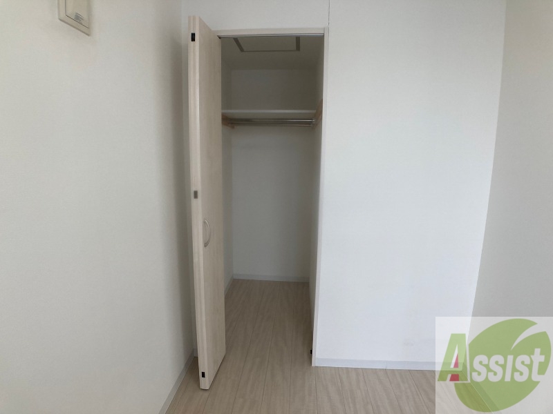 収納　上のほうにはあまり使わないものをしまっておくと良さそう。