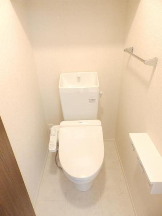 トイレ　温水洗浄暖房便座