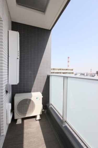 バルコニー　写真は反転タイプです、広々としたバルコニーです