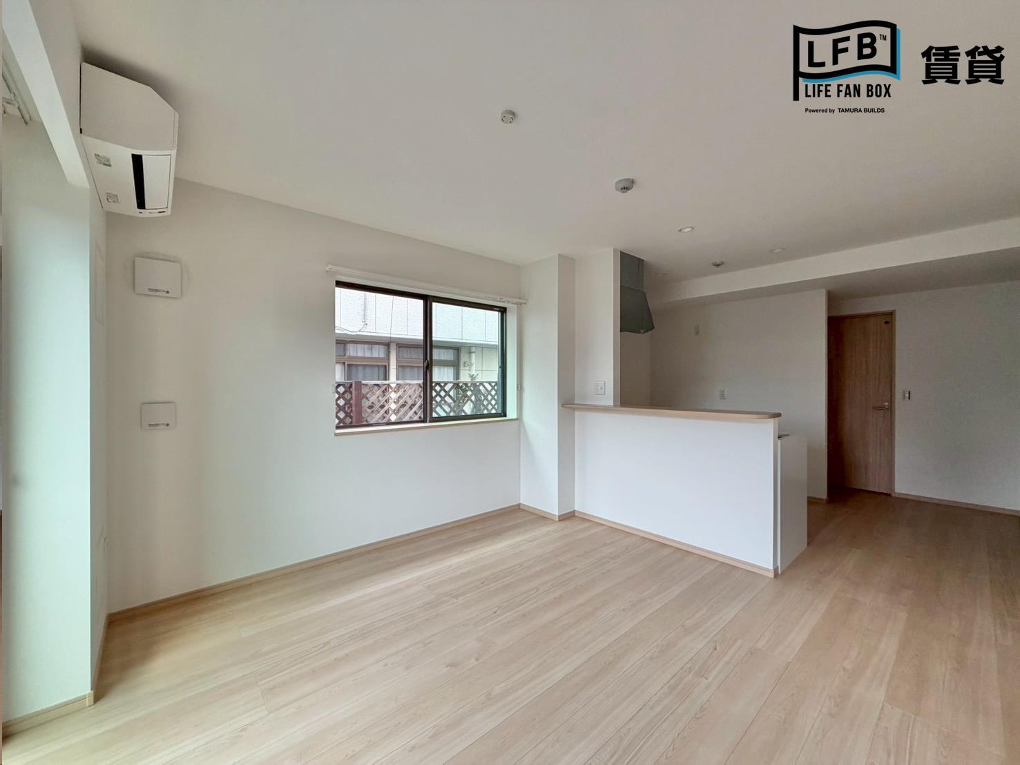 居室・リビング　※同間取り105号室の室内写真です。