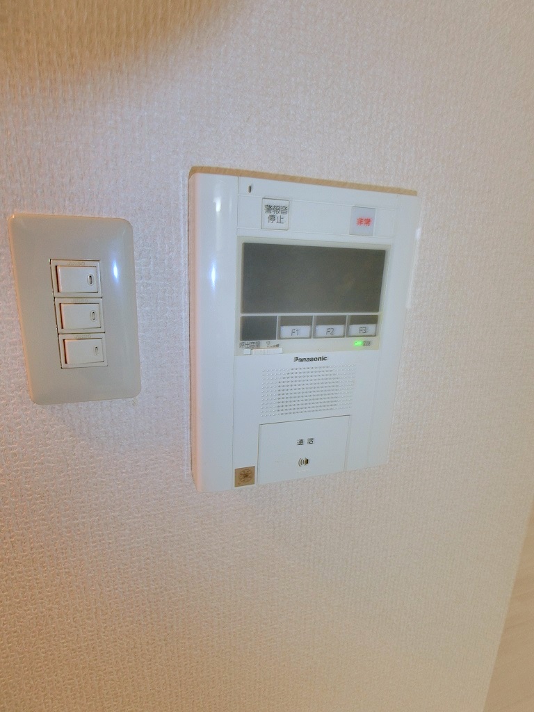 セキュリティ　TVモニターホン付きです。