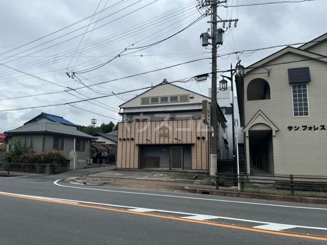 飲食店　焼肉の松阪（飲食店）まで412m