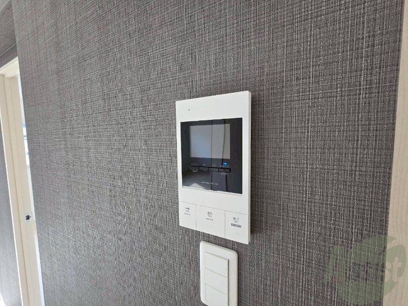 セキュリティ　ＴＶモニター付インターホンです。来客者の顔が見えるので安心！