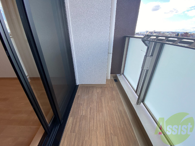 バルコニー　バルコニーは洗濯物がしっかり干せそうな広さです。