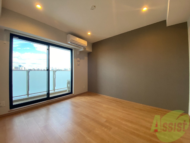 居室・リビング　明るくて清潔感がある広々としたお部屋でゆったり休めます。