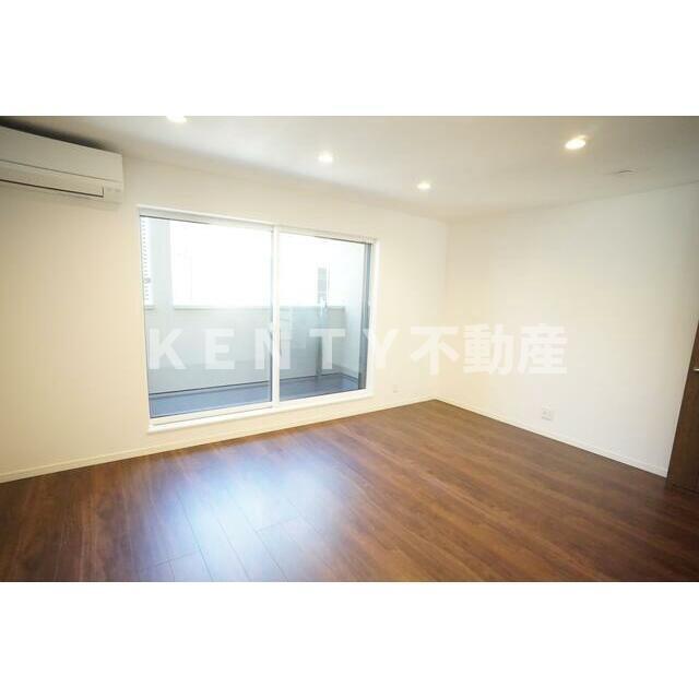 その他部屋・スペース　落ち着いて過ごせるお部屋なので、寝室にいかがでしょうか