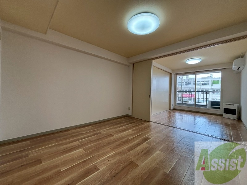 居室・リビング　広くてキレイなお部屋が広がっていて、充実した生活が送れそう。