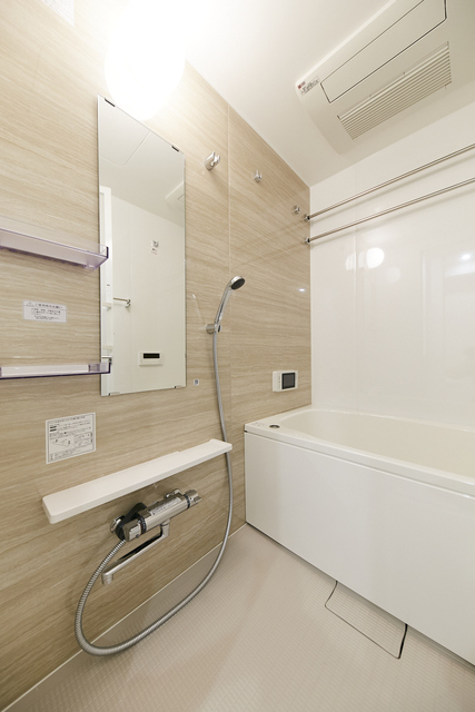 バス・シャワールーム　※写真は同タイプ住戸です。