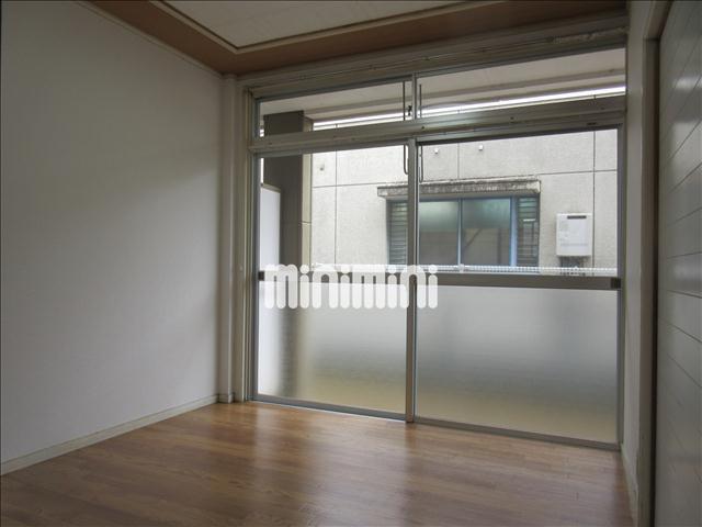 居室・リビング　日当りの良いお部屋です