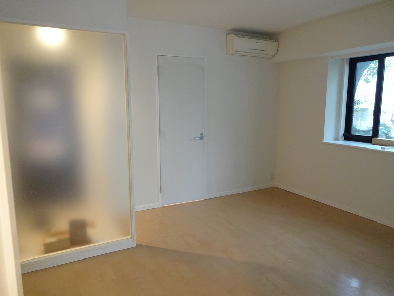 居室・リビング　同マンション別部屋