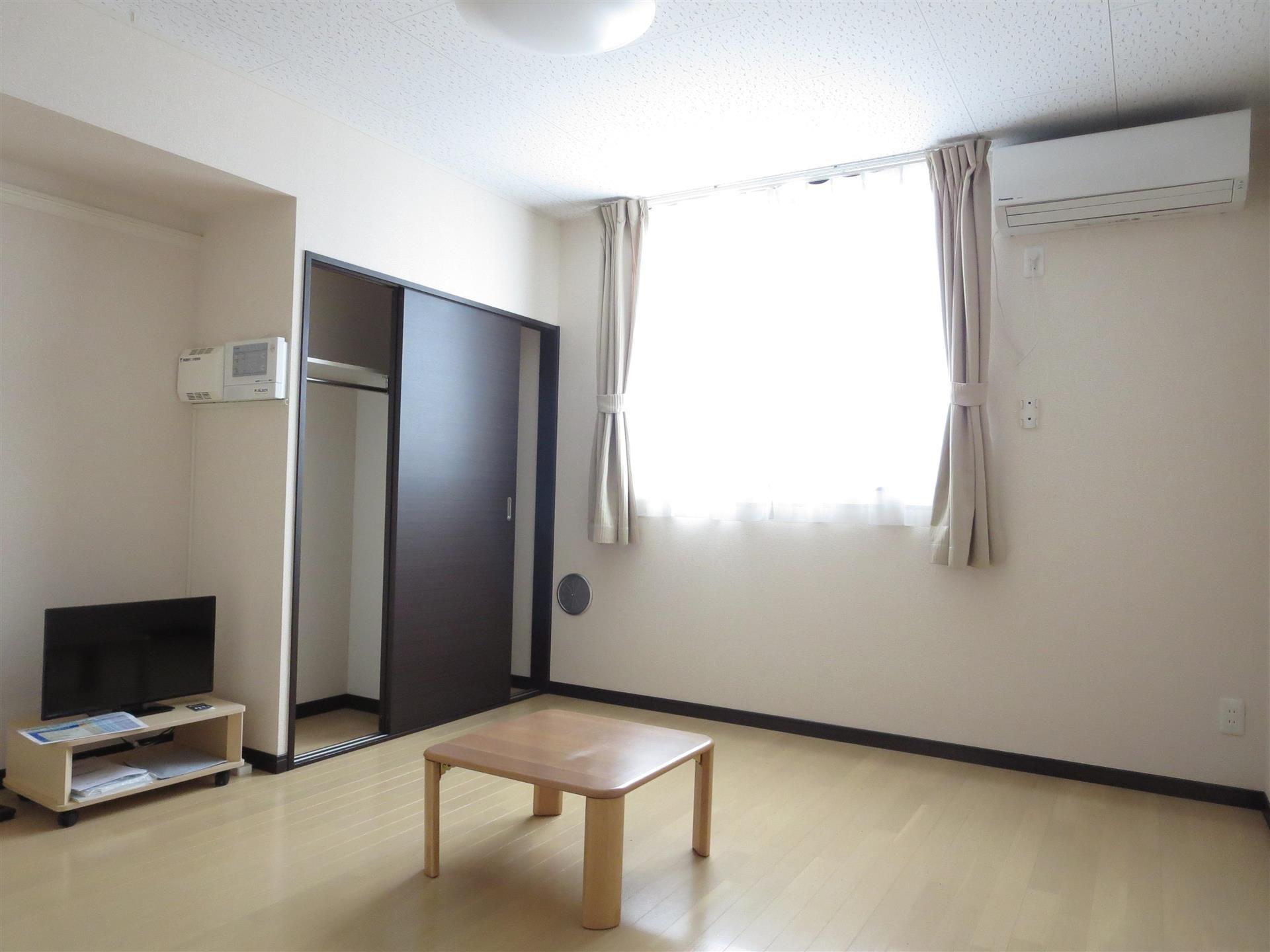 居室・リビング　家具家電付きのお部屋です♪
