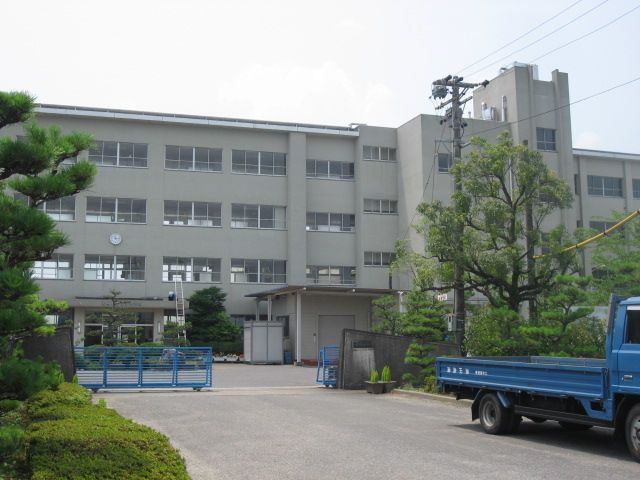 中学校　大垣市立西部中学校（中学校）まで2292m
