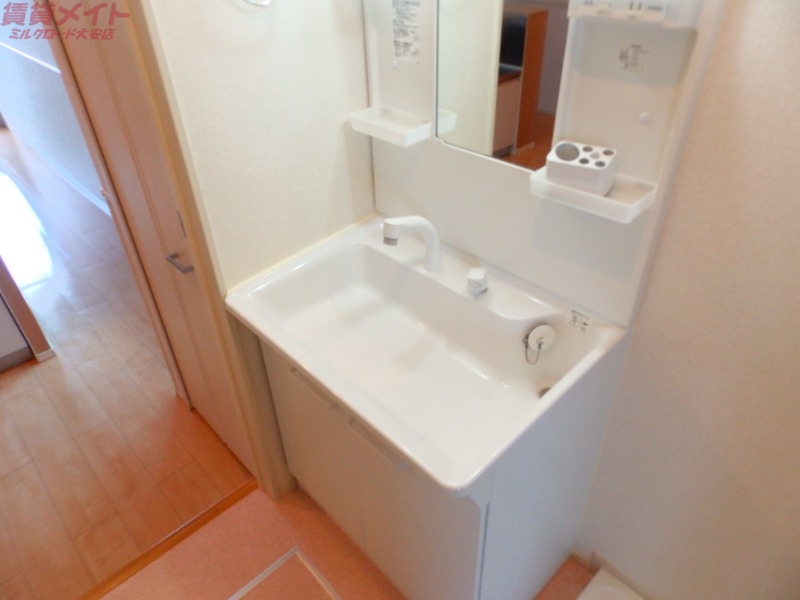 洗面設備　同型タイプ画像