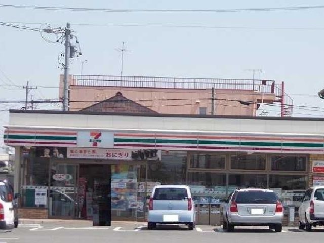 コンビニ　セブンイレブン（コンビニ）まで300m