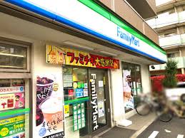 コンビニ　ファミリーマート豊玉北六丁目店（コンビニ）まで141m