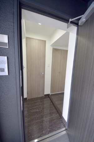 玄関　※別部屋参考写真