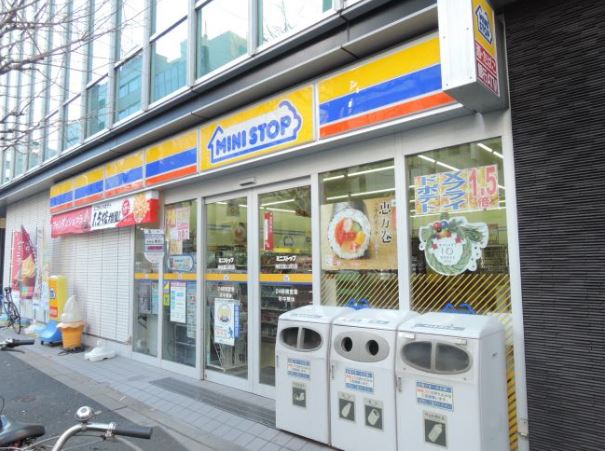 コンビニ　ミニストップ 神田富山町店（コンビニ）まで312m
