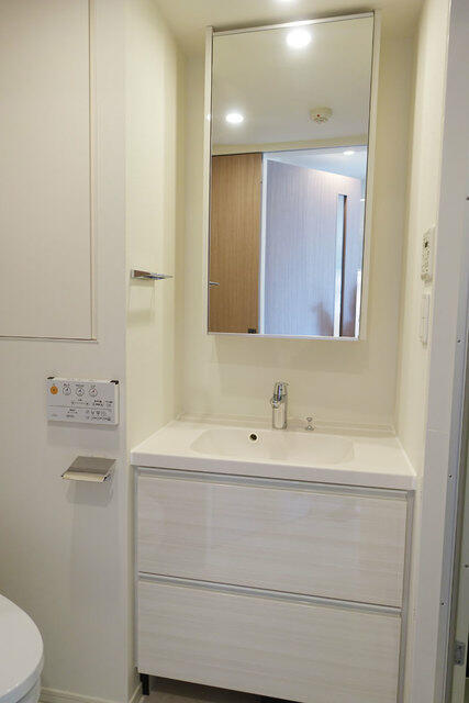洗面設備　※写真は同タイプ住戸です。