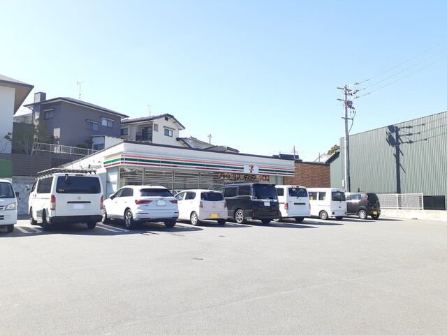 コンビニ　セブンイレブン須恵中央店（コンビニ）まで650m