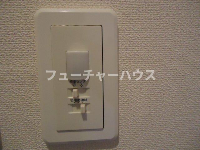 その他設備　人感センサーライト